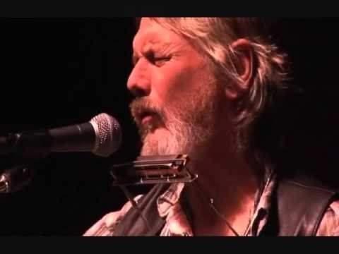 Michael Seward performing Roll This Town live